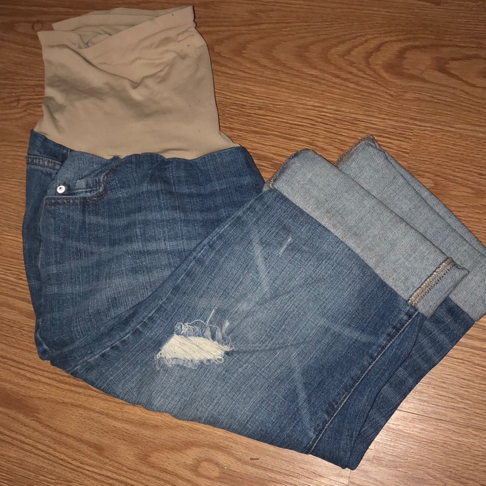 Distressed Maternity Secret Fit Capris